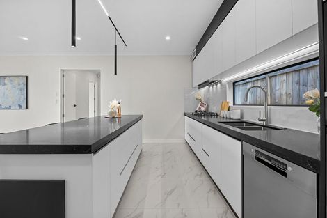 Photo of property in 17 Bremner Ridge Street, Flat Bush, Auckland, 2019