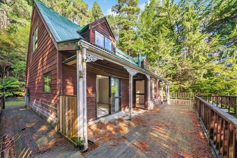 Photo of property in 122 Plateau Road, Te Marua, Upper Hutt, 5018