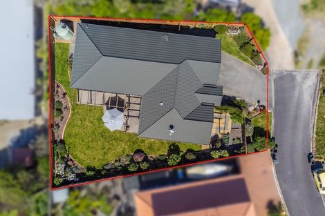 Photo of property in 27 Quadrant Heights, Paraparaumu, 5032