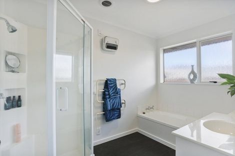 Photo of property in 1 Flaxgrove Place, Parklands, Christchurch, 8083