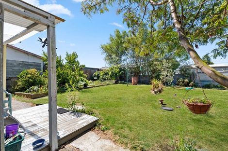 Photo of property in 13 Beach Street, Tangimoana, 4822