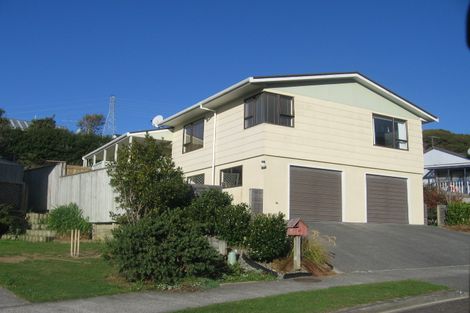Photo of property in 61 Albatross Close, Whitby, Porirua, 5024