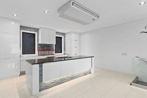 Photo of property in 6 Chandler Lane, Fernhill, Queenstown, 9300