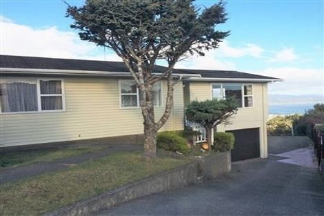 Photo of property in 29 Oakleigh Street, Maungaraki, Lower Hutt, 5010