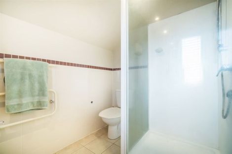 Photo of property in 1/48 Schnapper Rock Road, Schnapper Rock, Auckland, 0632