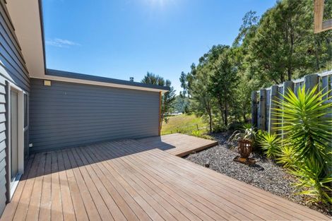 Photo of property in 11 Bell Bird Rise, Picton, 7220