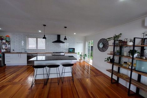 Photo of property in 5 Keats Place, Blockhouse Bay, Auckland, 0600
