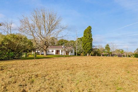 Photo of property in 76 Tawa Road, Kumeu, 0891