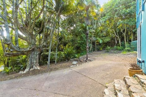 Photo of property in 4 Okoka Road, Omiha, Waiheke Island, 1081