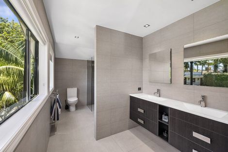 Photo of property in 12a Wainoni Heights, Greenhithe, Auckland, 0632