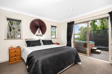 Photo of property in 2 Rays Way, Tuakau, 2121