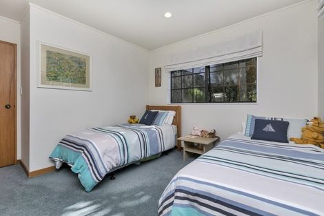 Photo of property in 1/70 Ocean View Road, Northcote, Auckland, 0627