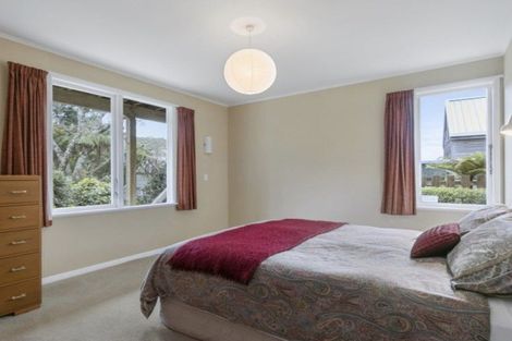 Photo of property in 46 Harbour View Road, Harbour View, Lower Hutt, 5010