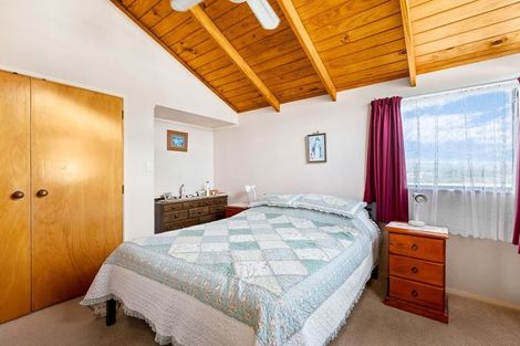 Photo of property in 28 Maori Hut Road, Red Beach, 0932