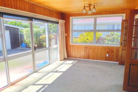 Photo of property in 9 Riversdale Drive, Merrilands, New Plymouth, 4312