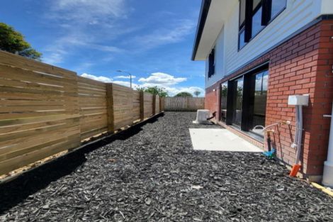 Photo of property in 10c Benton Place, Manurewa, Auckland, 2102