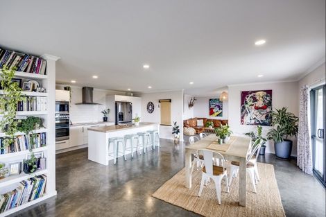 Photo of property in 174 Eskridge Drive, Eskdale, Napier, 4182