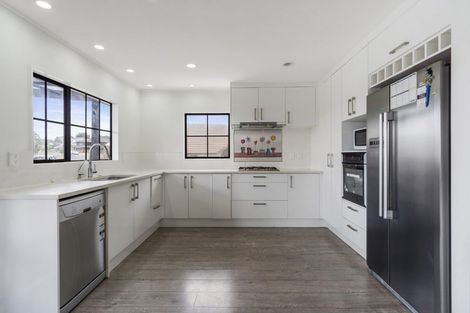 Photo of property in 39 Kuripaka Crescent, The Gardens, Auckland, 2105