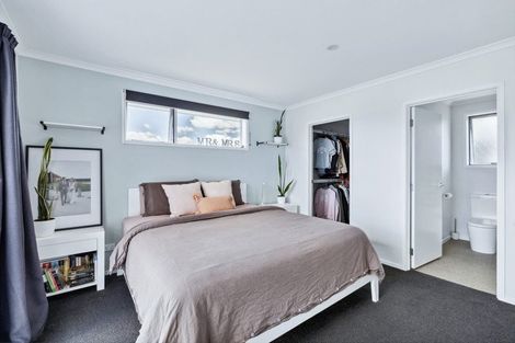 Photo of property in 28 George Street, Bulls, 4818