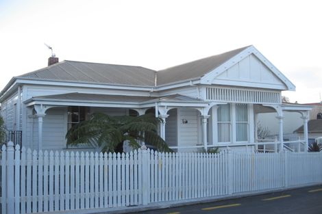 Photo of property in 31 Cameron Road, Bluff Hill, Napier, 4110