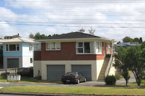 Photo of property in 3/270 East Coast Road, Forrest Hill, Auckland, 0620