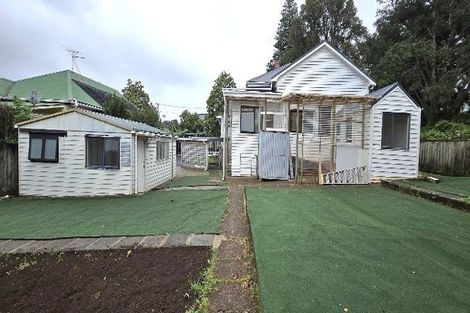 Photo of property in 15 Bowling Avenue, Epsom, Auckland, 1023