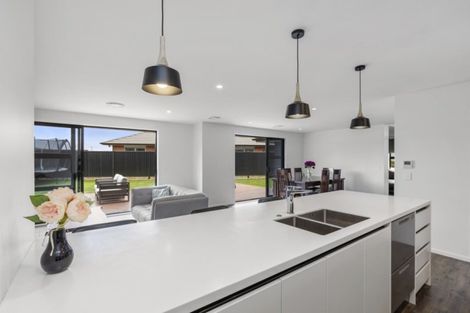 Photo of property in 25 Buddle Road, Wallaceville, Upper Hutt, 5018