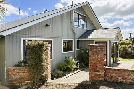 Photo of property in 2 Kamahi Street, Kaka Point, Balclutha, 9271