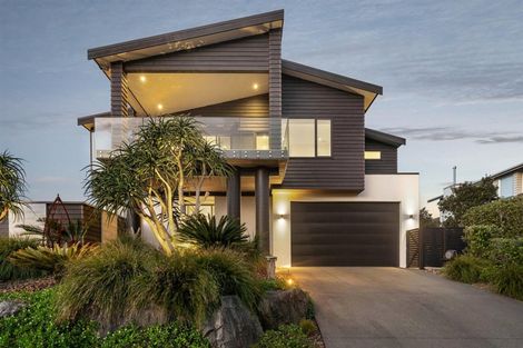 Photo of property in 30 Caroline Heights, Omaha, 0986