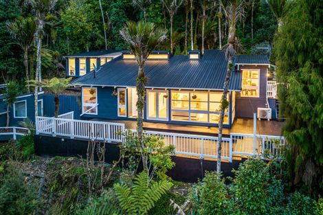Photo of property in 157 Woodlands Park Road, Titirangi, Auckland, 0604