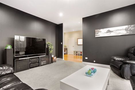 Photo of property in 18 Kahika Grove, Huapai, Kumeu, 0810