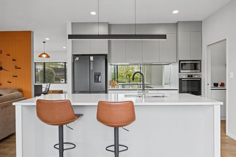 Photo of property in 23 Vogwill Road, Kumeu, 0810