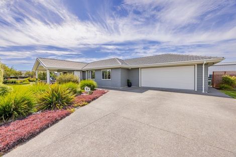 Photo of property in 13 Bell Street, Otane, 4202