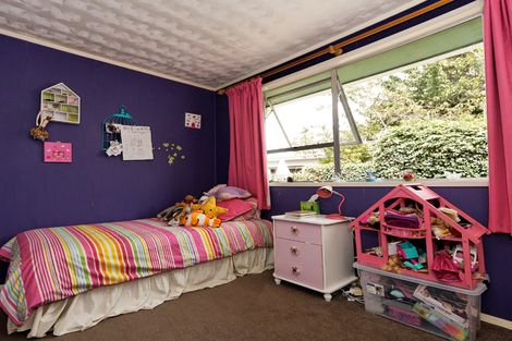 Photo of property in 4 Serwayne Place, Sunnyvale, Auckland, 0612