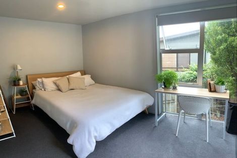 Photo of property in 10 Springwater Vale, Unsworth Heights, Auckland, 0632