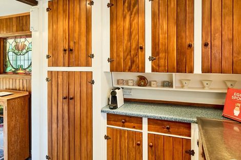 Photo of property in 25 Mahoe Street, Eastbourne, Lower Hutt, 5013