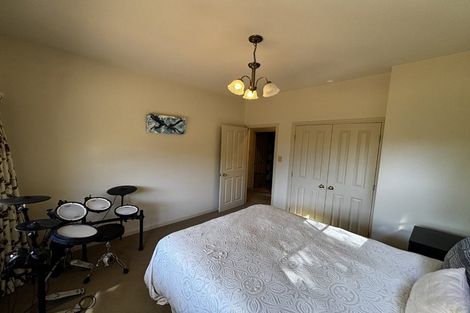 Photo of property in 26 Shelter Grove, Frankleigh Park, New Plymouth, 4310