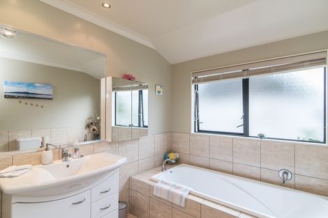 Photo of property in 7 Datum Way, Paraparaumu, 5032