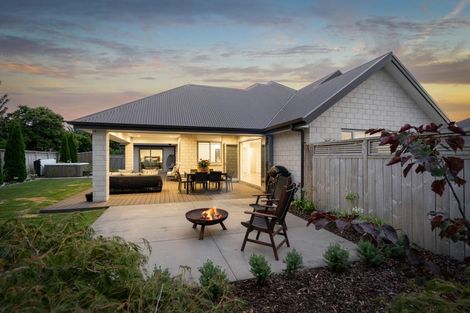 Photo of property in 17 Henry Bell Close, Leamington, Cambridge, 3432