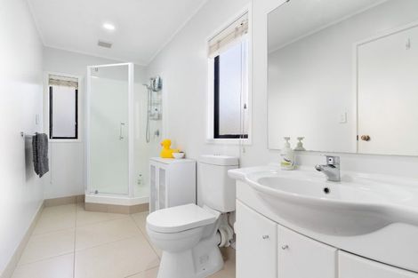 Photo of property in 17a Horotutu Road, Greenlane, Auckland, 1061