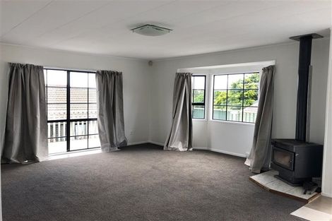 Photo of property in 17 Sabana Place, Unsworth Heights, Auckland, 0632