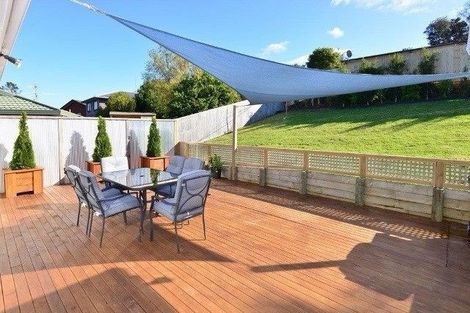 Photo of property in 17 Springtime Crescent, Stanmore Bay, Whangaparaoa, 0932