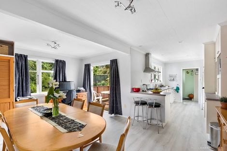 Photo of property in 337 Stokes Valley Road, Stokes Valley, Lower Hutt, 5019