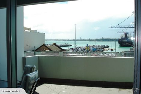 Photo of property in Scene One Apartments, 405/2 Beach Road, Auckland Central, Auckland, 1010
