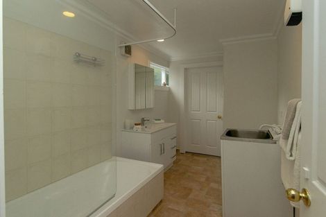 Photo of property in 21 Milton Road, Bluff Hill, Napier, 4110