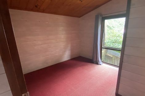 Photo of property in 23 Ambury Place, Merrilands, New Plymouth, 4312