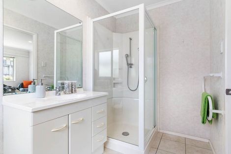 Photo of property in 93 Westerham Drive, Dannemora, Auckland, 2016