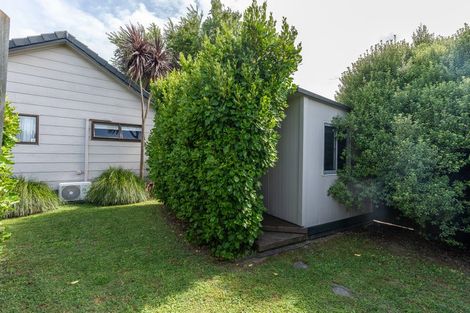 Photo of property in 17 Kentucky Crescent, Nawton, Hamilton, 3200