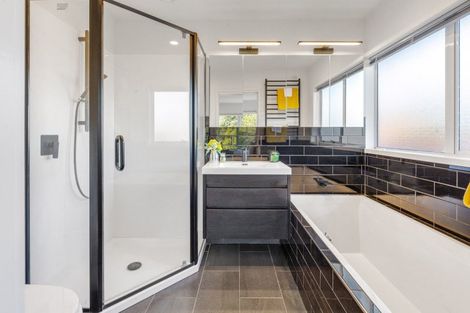 Photo of property in 197 Burswood Drive, Burswood, Auckland, 2013