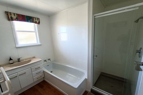 Photo of property in 42 Bracken Road, Paparangi, Wellington, 6037